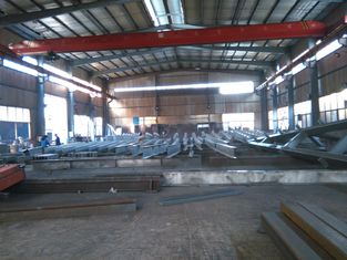 China Steel Structure Industrial Steel Buildings pre engineered With Roof Panles supplier