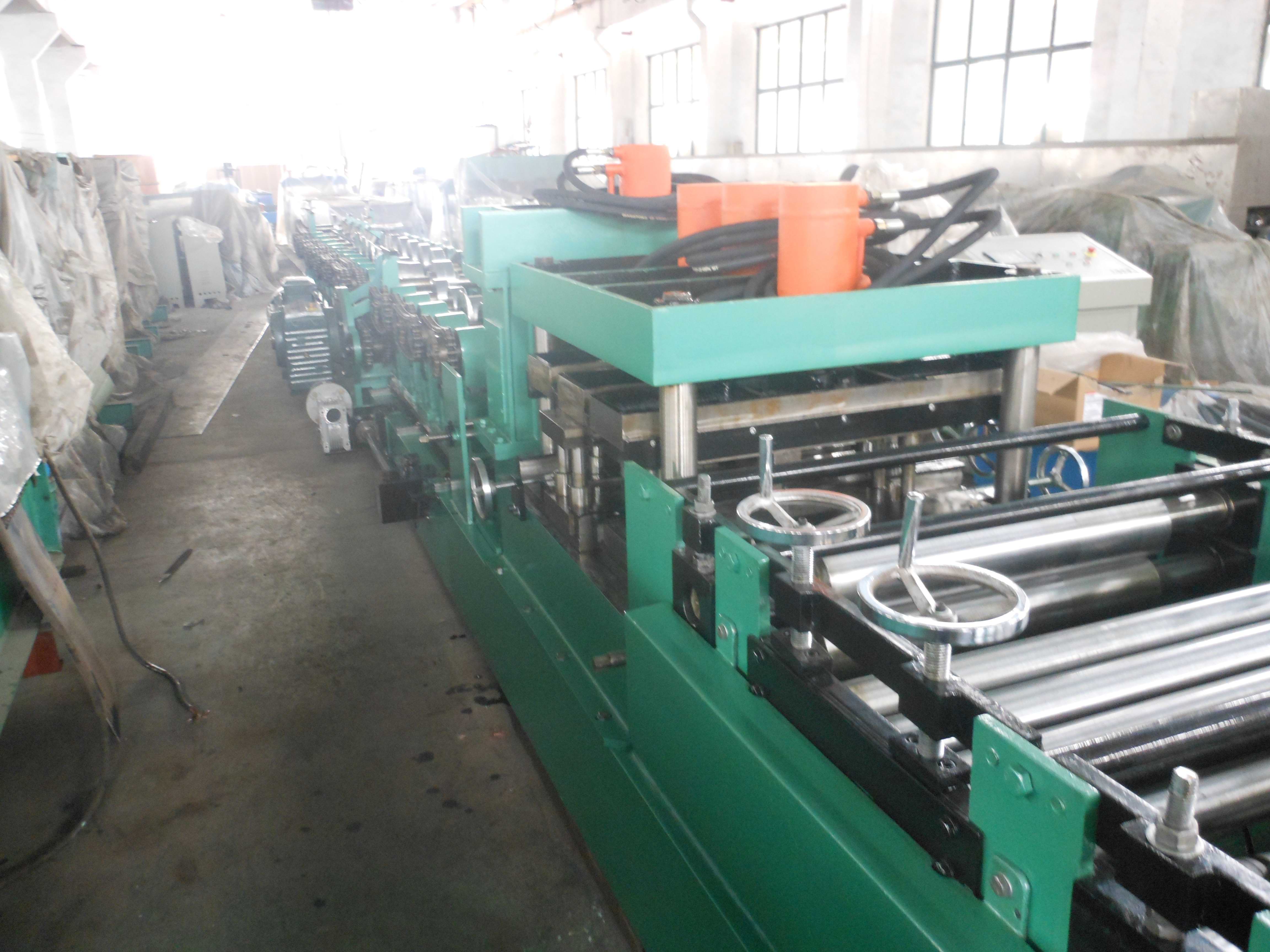 Z Purlin Cold Roll Forming Machine For Galvanized Steel With Hydraulic