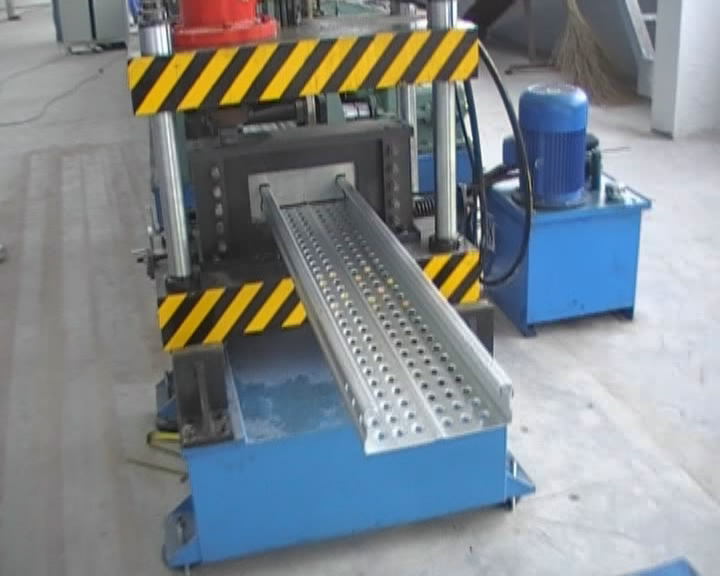 C Z Section / Profile Cold Rolling Machine For  30 - 300mm Width